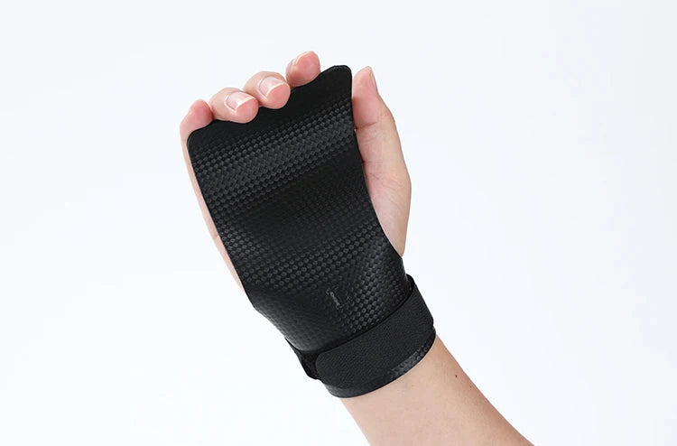 A pair or carbon no finger hole hand grips